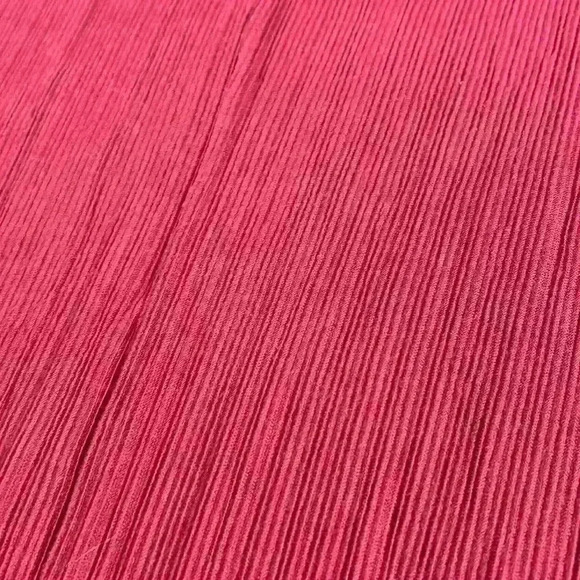 Banana Republic Solid Red Textured sleeveless deep V-Neck Top, M - Picture 4 of 8